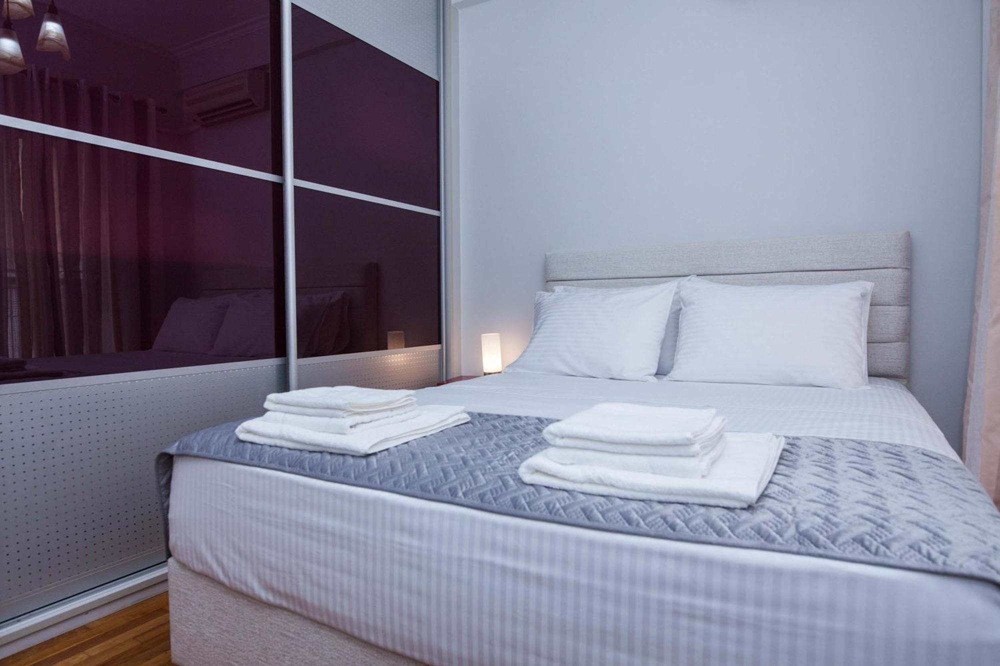 Central 2 Bd Apt With Balcony By Monastiraki Атина Екстериор снимка