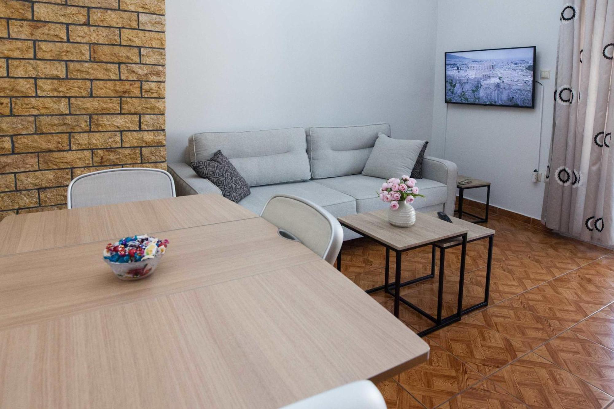 Central 2 Bd Apt With Balcony By Monastiraki Атина Екстериор снимка