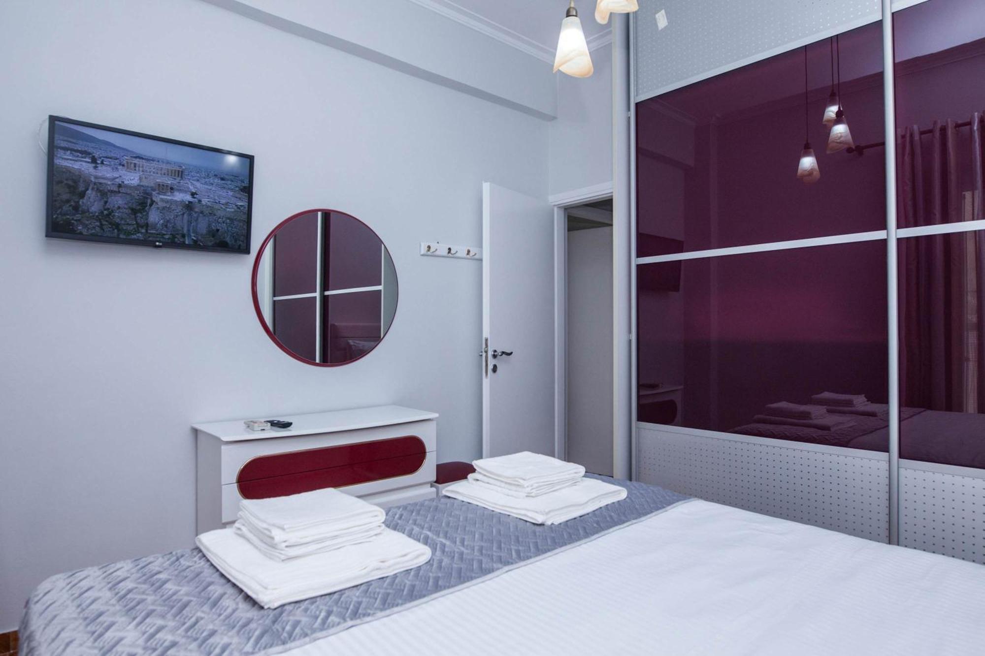 Central 2 Bd Apt With Balcony By Monastiraki Атина Екстериор снимка