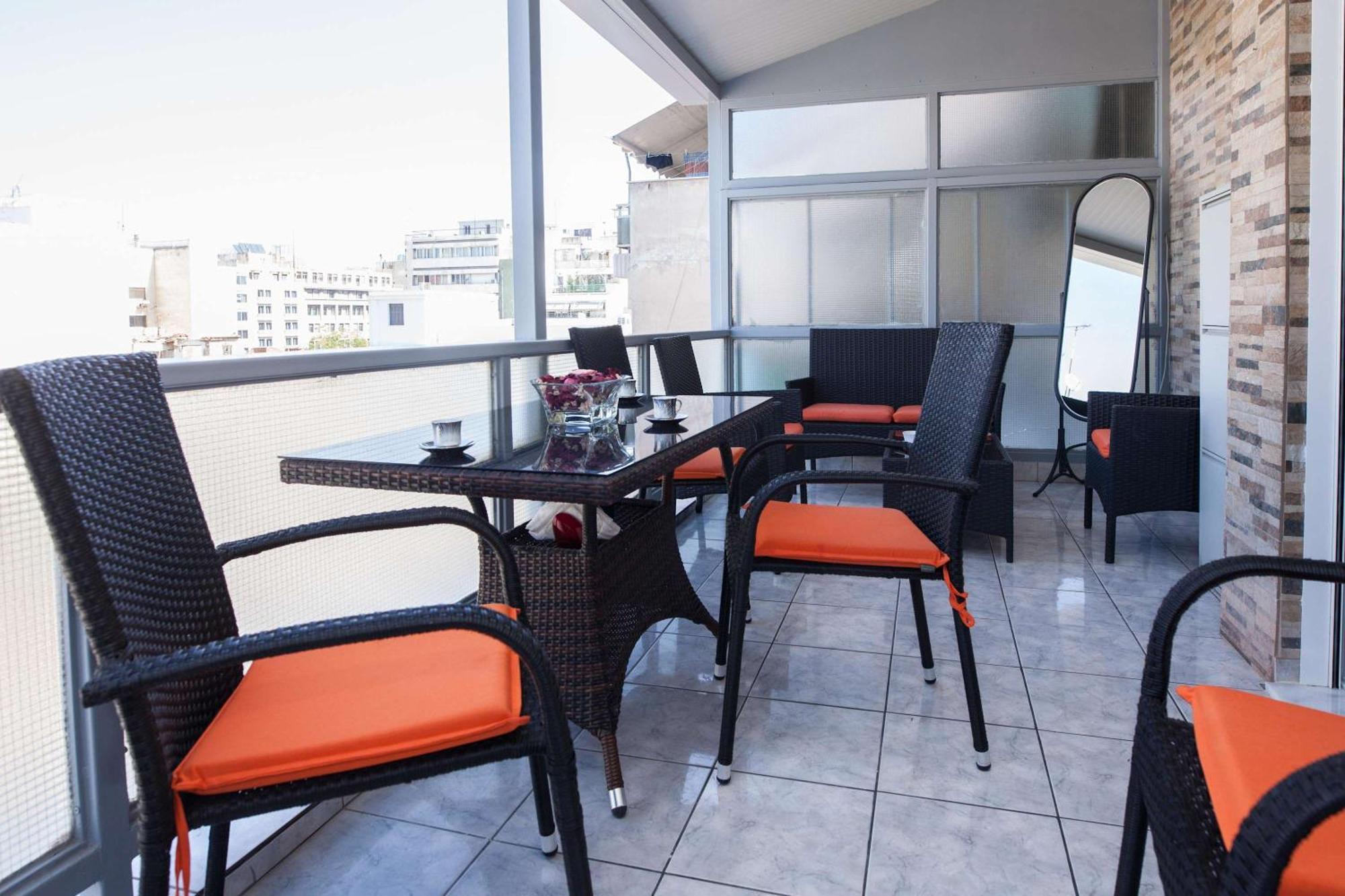 Central 2 Bd Apt With Balcony By Monastiraki Атина Екстериор снимка